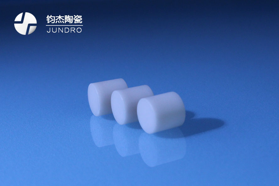 Aluminum nitride ceramic crucible